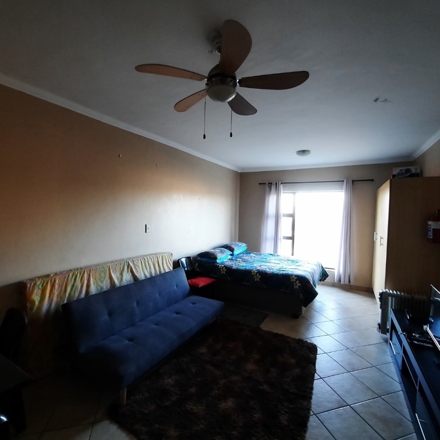1 Bedroom Property for Sale in Vredenhof Sh Free State